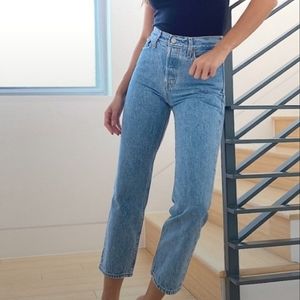 Levi's | WEDGIE Premium Straigh Leg High Rise Light wash Blue Jeans Size 29